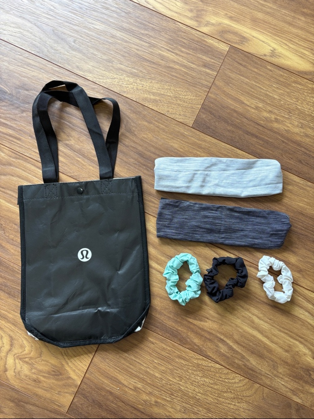 Lululemon Women’s Headbands and Scrunchies Hair Accessories